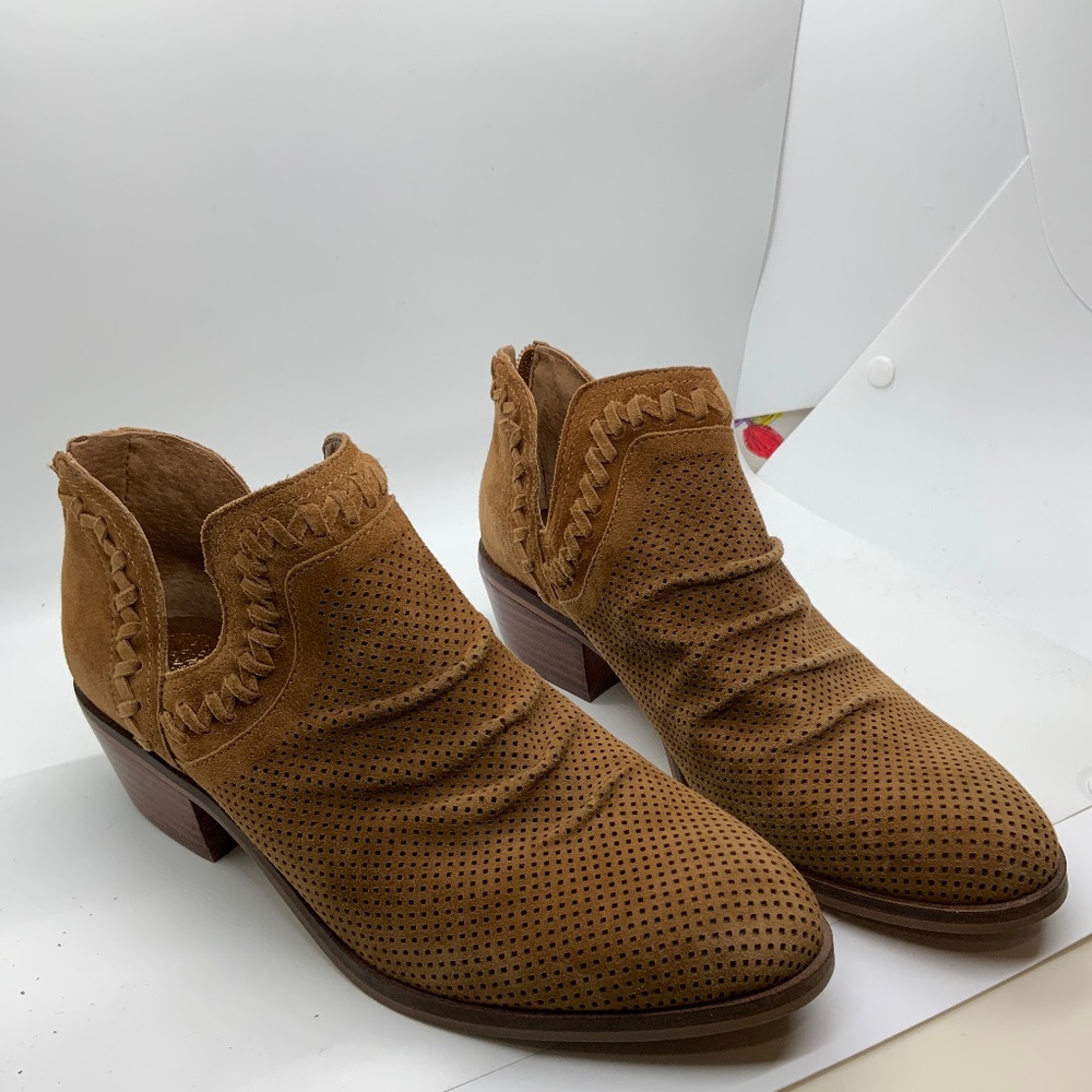 Brand New Vince Camuto Genuine Suede Ankle Boots/ Booties Size 7.5